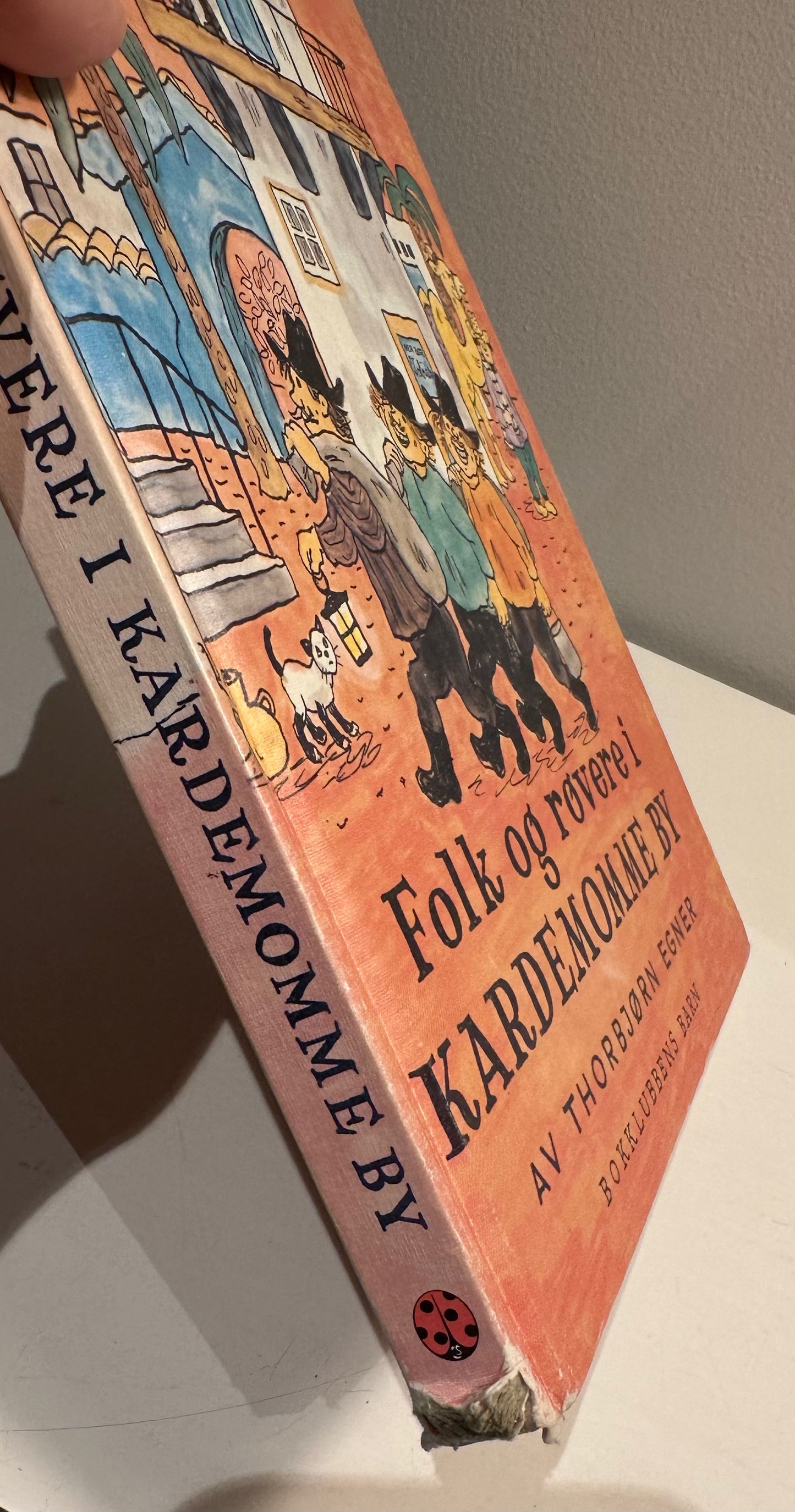 Egner, Thorbjørn: Folk og røvere i Kardemomme by