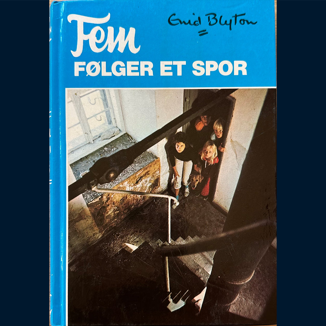 Blyton, Enid: (15) Fem følger et spor (1988)